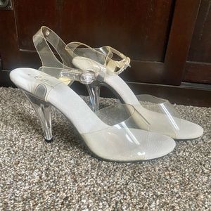 Ellie Clear 3" Heels Size 9